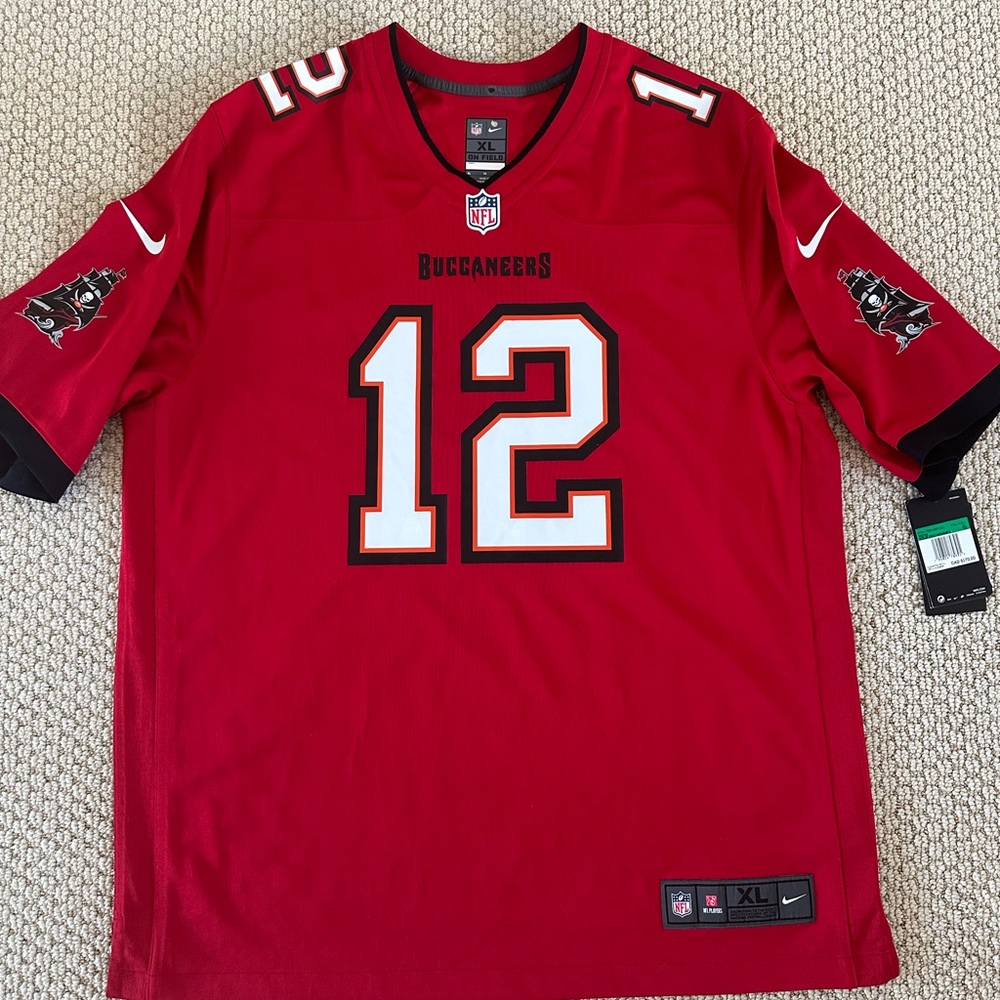 Tom Brady Tampa Bay Buccaneers NFL Red Nike Jersey Mens XL New With Tags